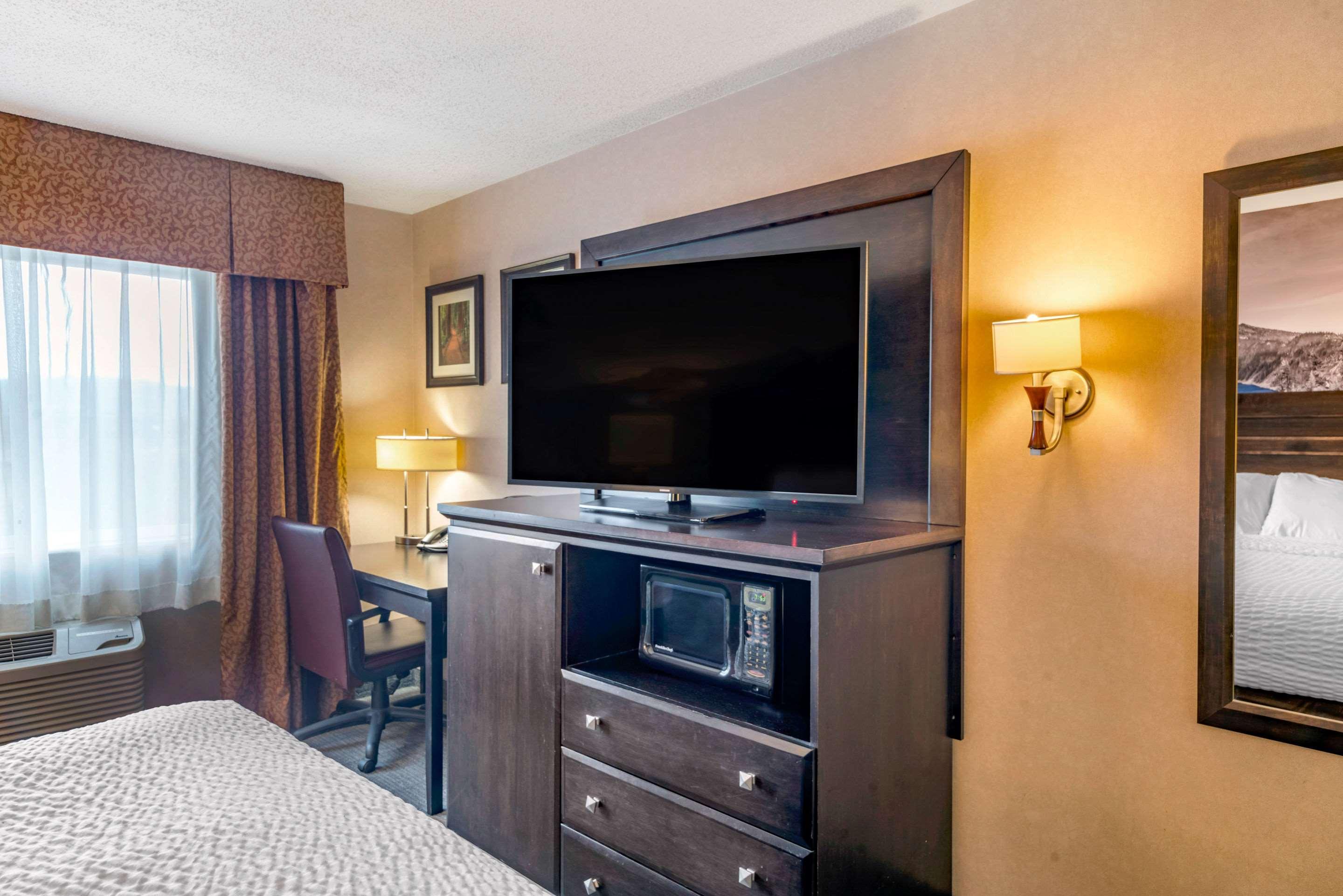 Hotel Clarion Pointe Medford Esterno foto