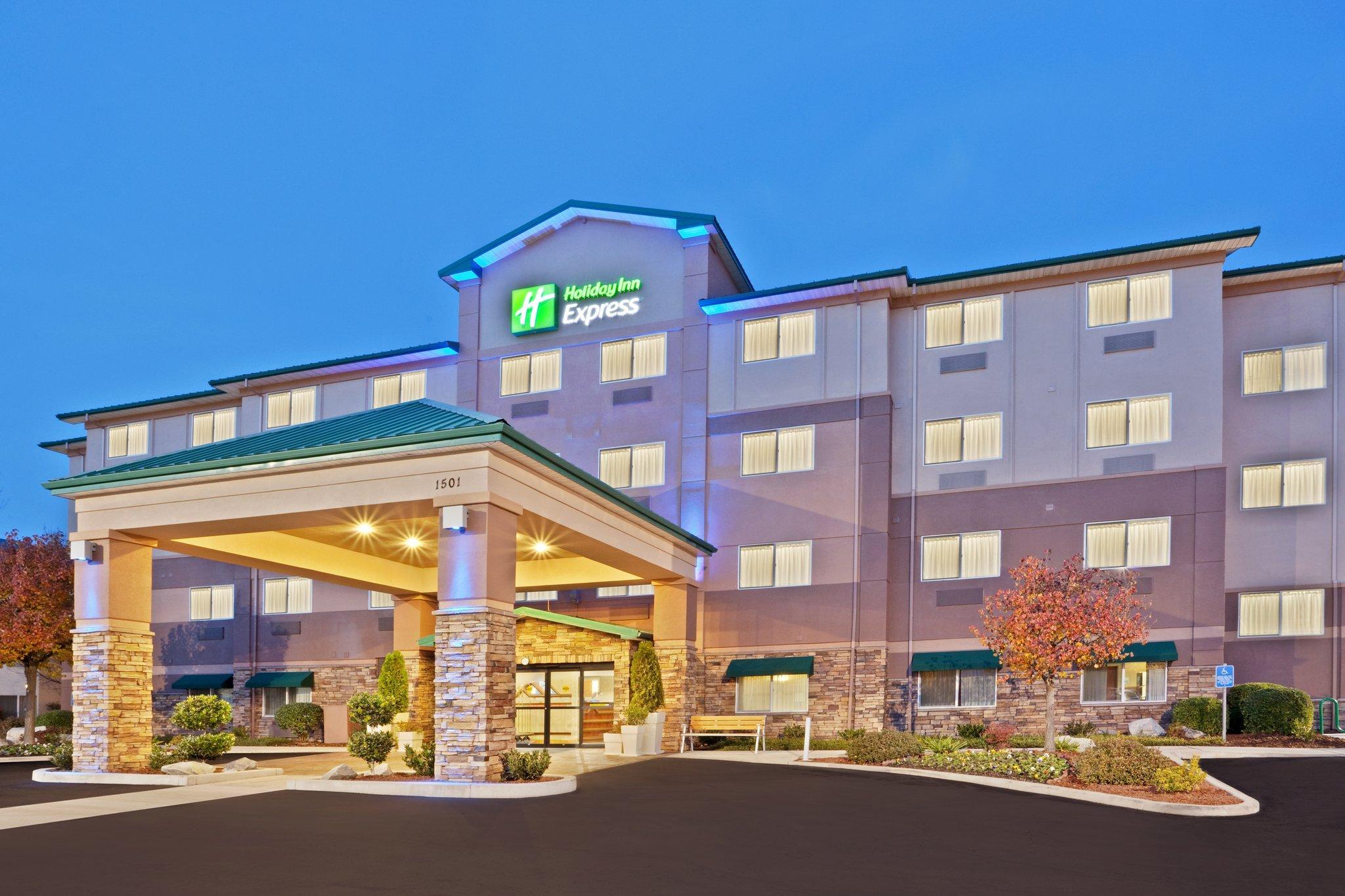 Hotel Clarion Pointe Medford Esterno foto