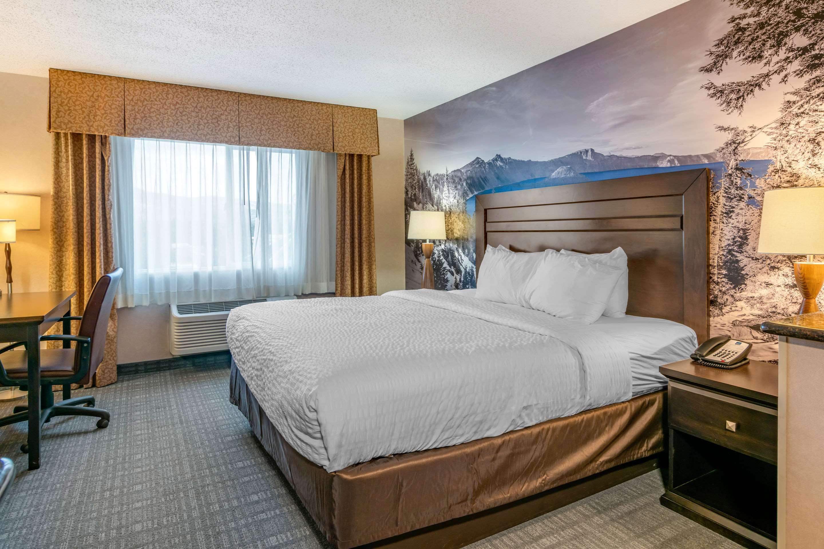 Hotel Clarion Pointe Medford Esterno foto