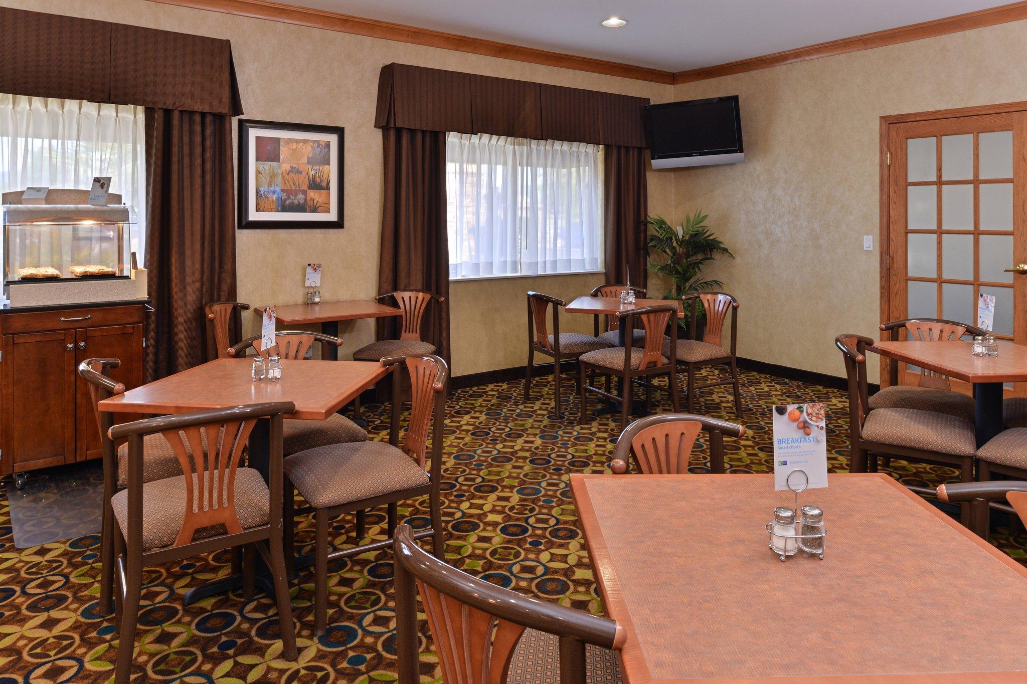 Hotel Clarion Pointe Medford Esterno foto