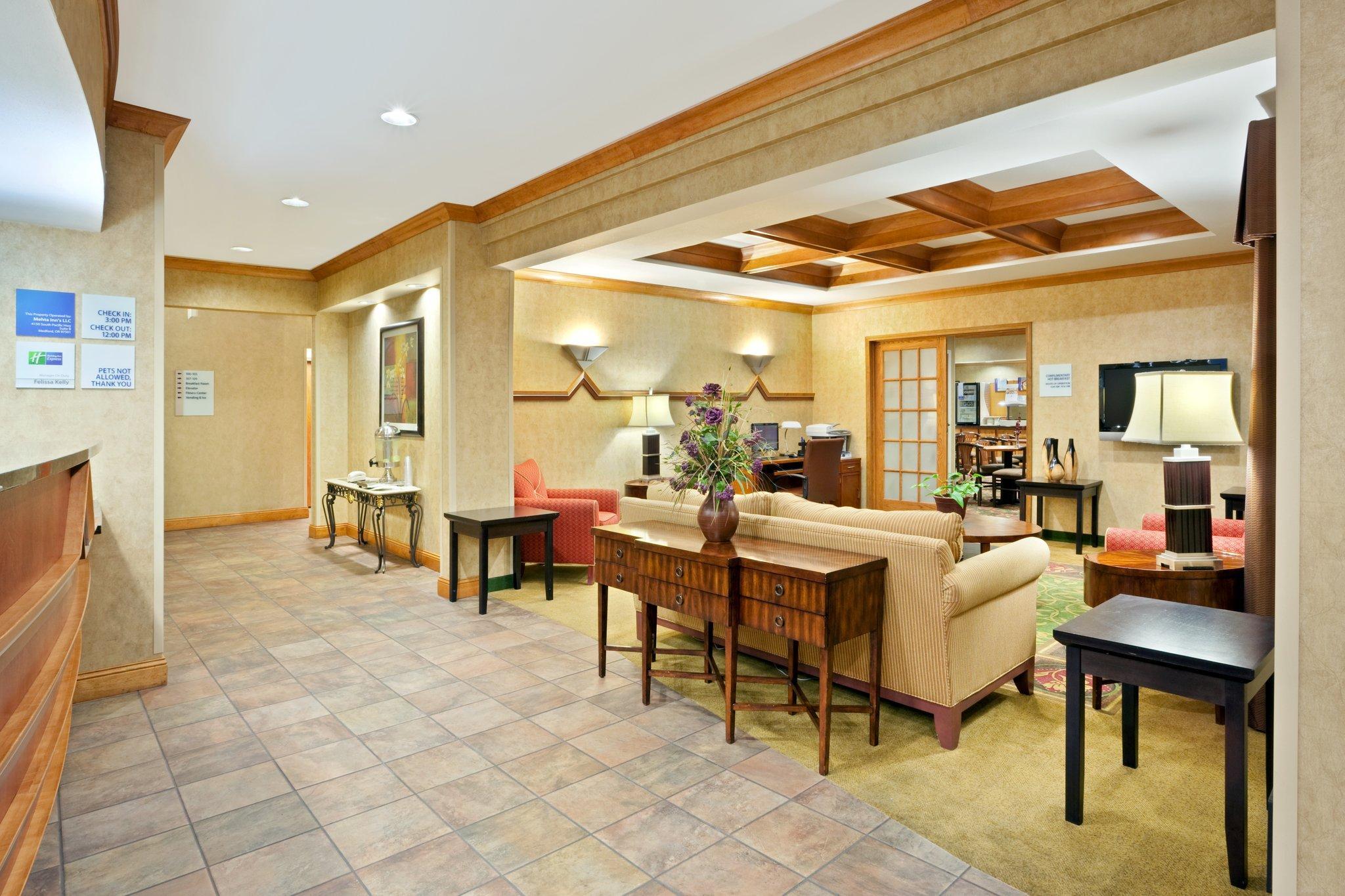 Hotel Clarion Pointe Medford Esterno foto