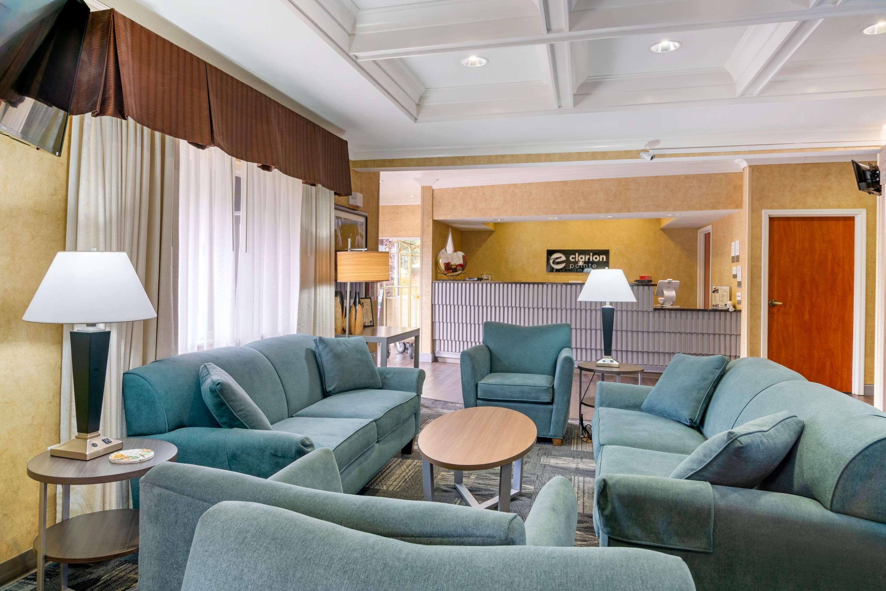 Hotel Clarion Pointe Medford Esterno foto
