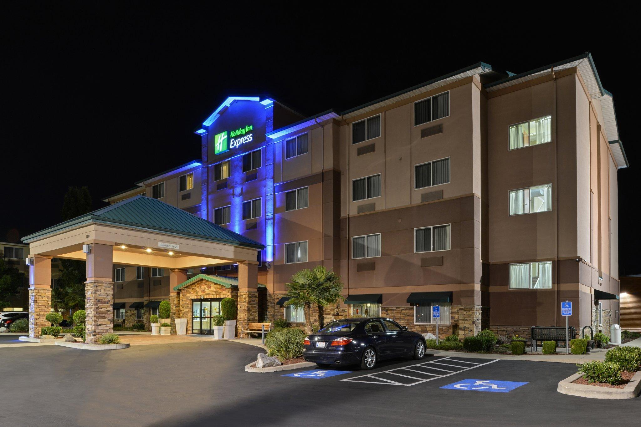Hotel Clarion Pointe Medford Esterno foto