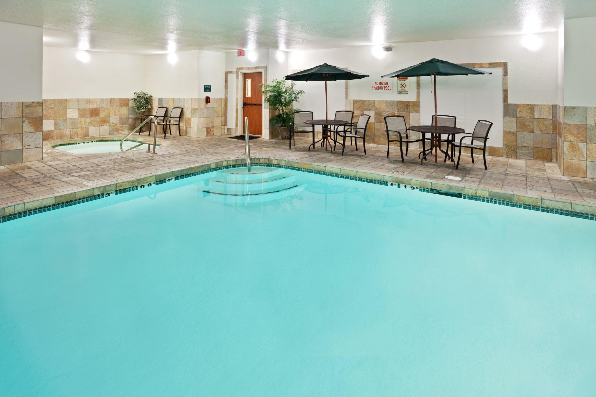 Hotel Clarion Pointe Medford Esterno foto