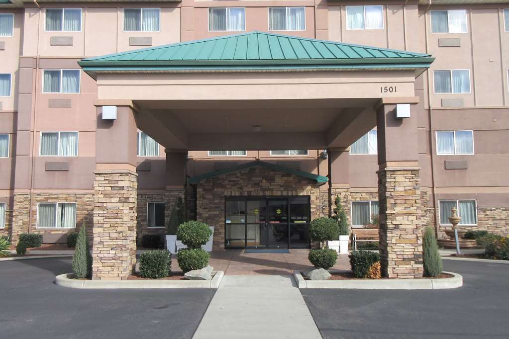 Hotel Clarion Pointe Medford Esterno foto